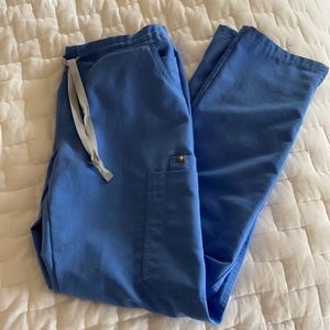 Figs scrub pants size small (skinny straight leg)